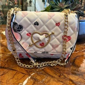 Chic Quilted Heart Chain Bag - White and Gold